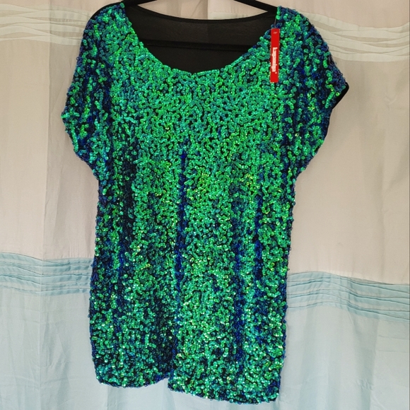 Gorgeous Teal Sequin Front Top - Picture 1 of 6